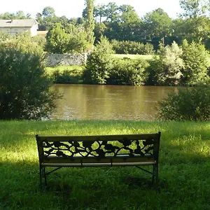 les-delices-de-lavoute.hotels-rhonealpes.com/